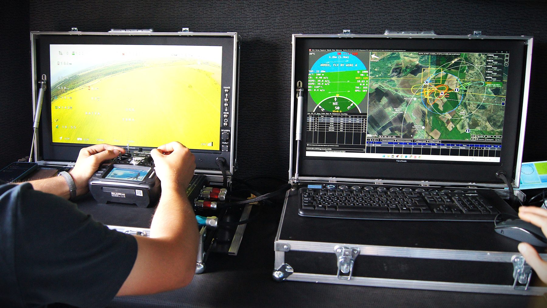 Operator workstation screens
